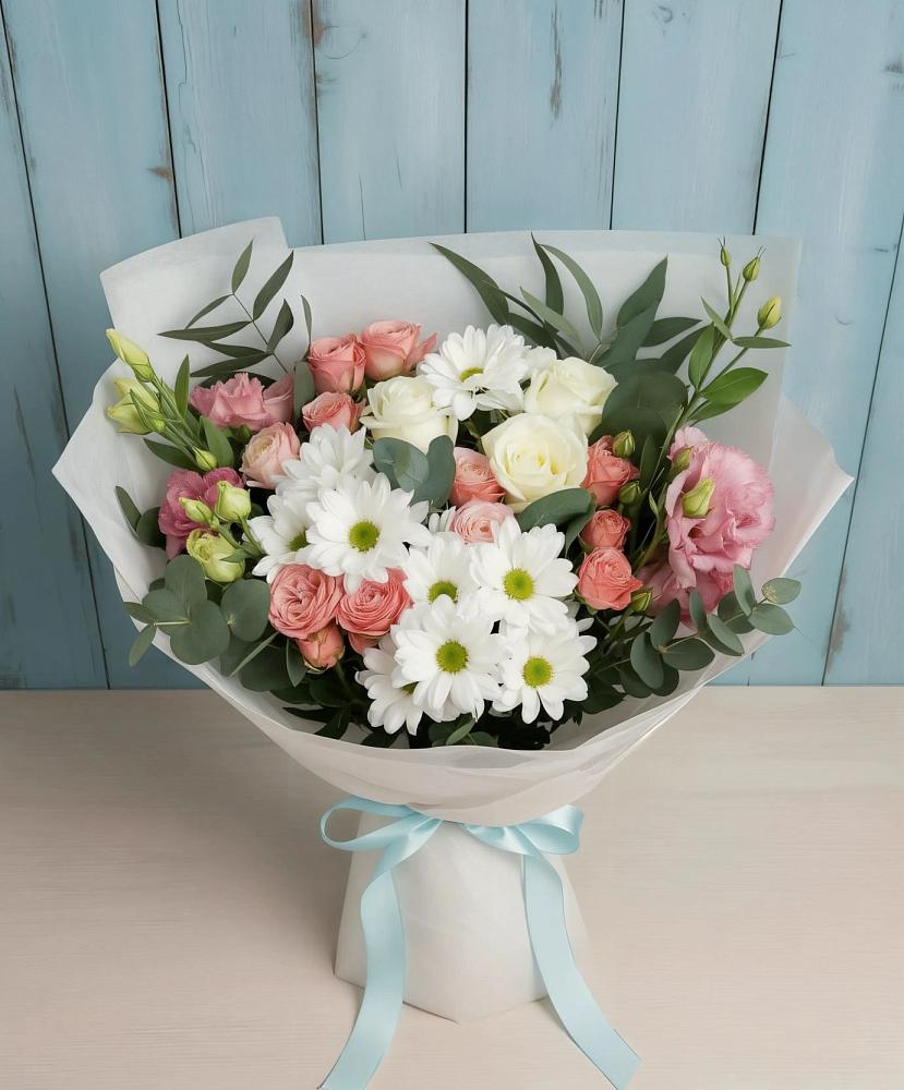 Букет цветов из: Розы, Лизиантусы и Хризантемы в Верхней Туре