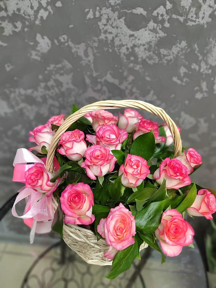 Цветочная композиция из Розы в корзине в Верхней Туре