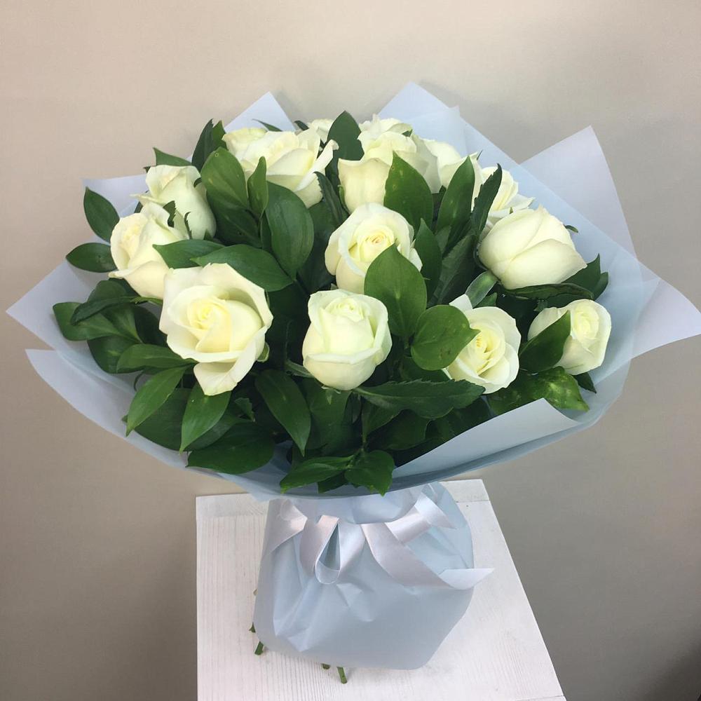 Букет 15 Белых роз Проуд в Верхней Туре