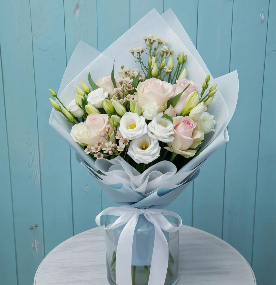 Букет цветов из: Розы и Лизиантусы в Верхней Туре