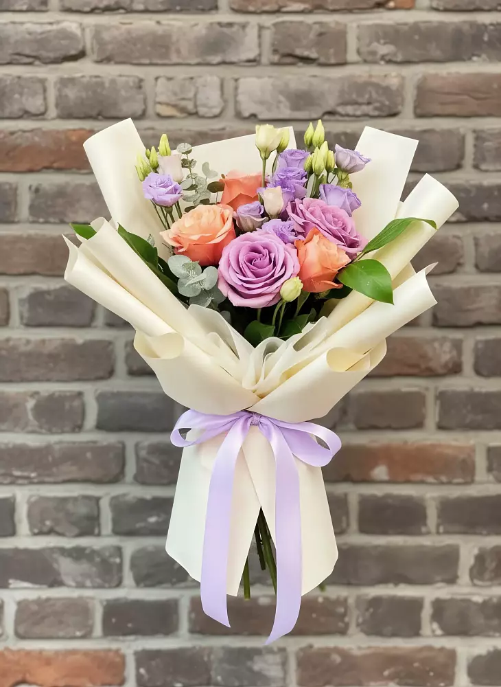 Букет цветов из: Лизиантусы и Розы в Верхней Туре