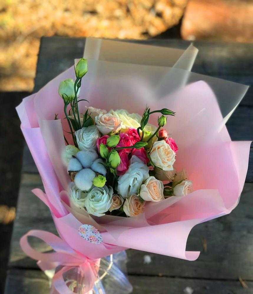 Букет цветов из: Розы и Лизиантусы в Верхней Туре