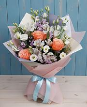 Букет цветов из:  Лизиантусы, Розы, Альстромерии и Гипсофила в Верхней Туре