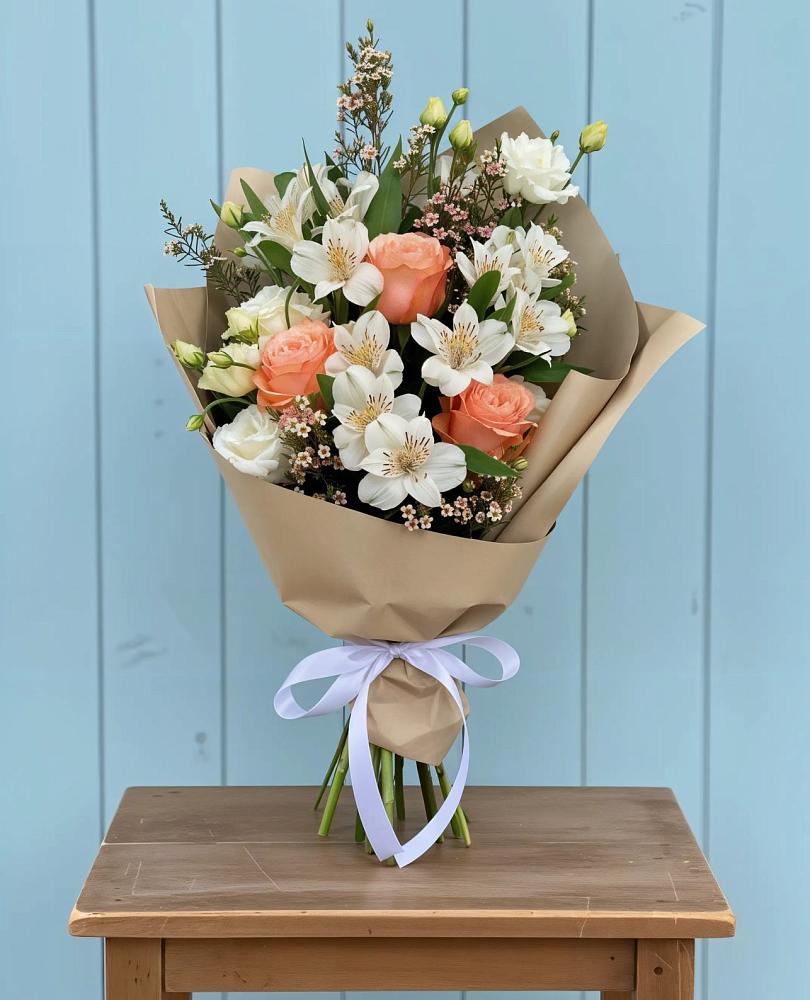 Букет цветов из: Альстромерии, Лизиантусы, Розы и Хризантемы в Верхней Туре