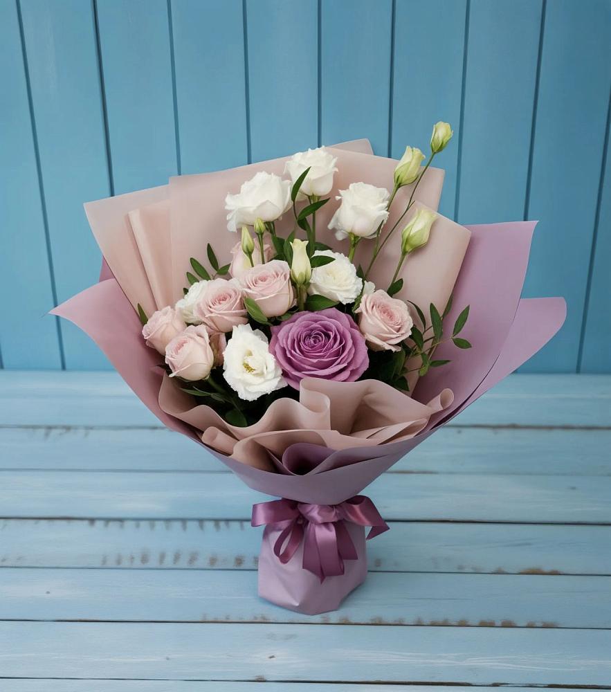 Букет цветов из: Розы и Лизиантусы в Верхней Туре